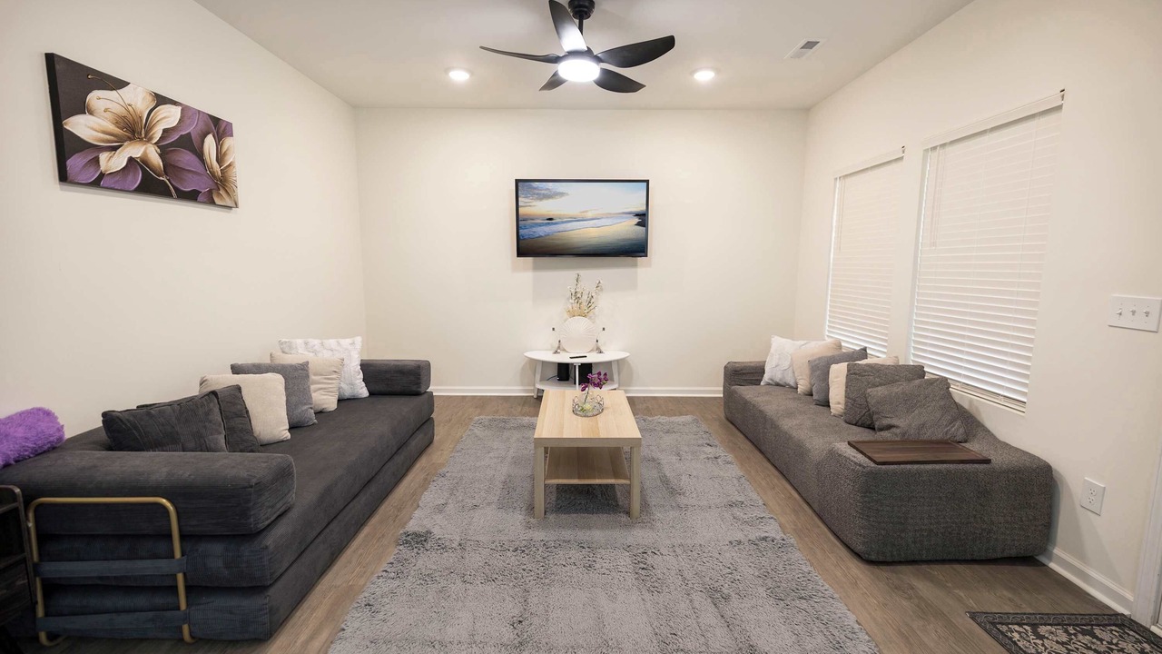 Photo of Livingroom in Burlington