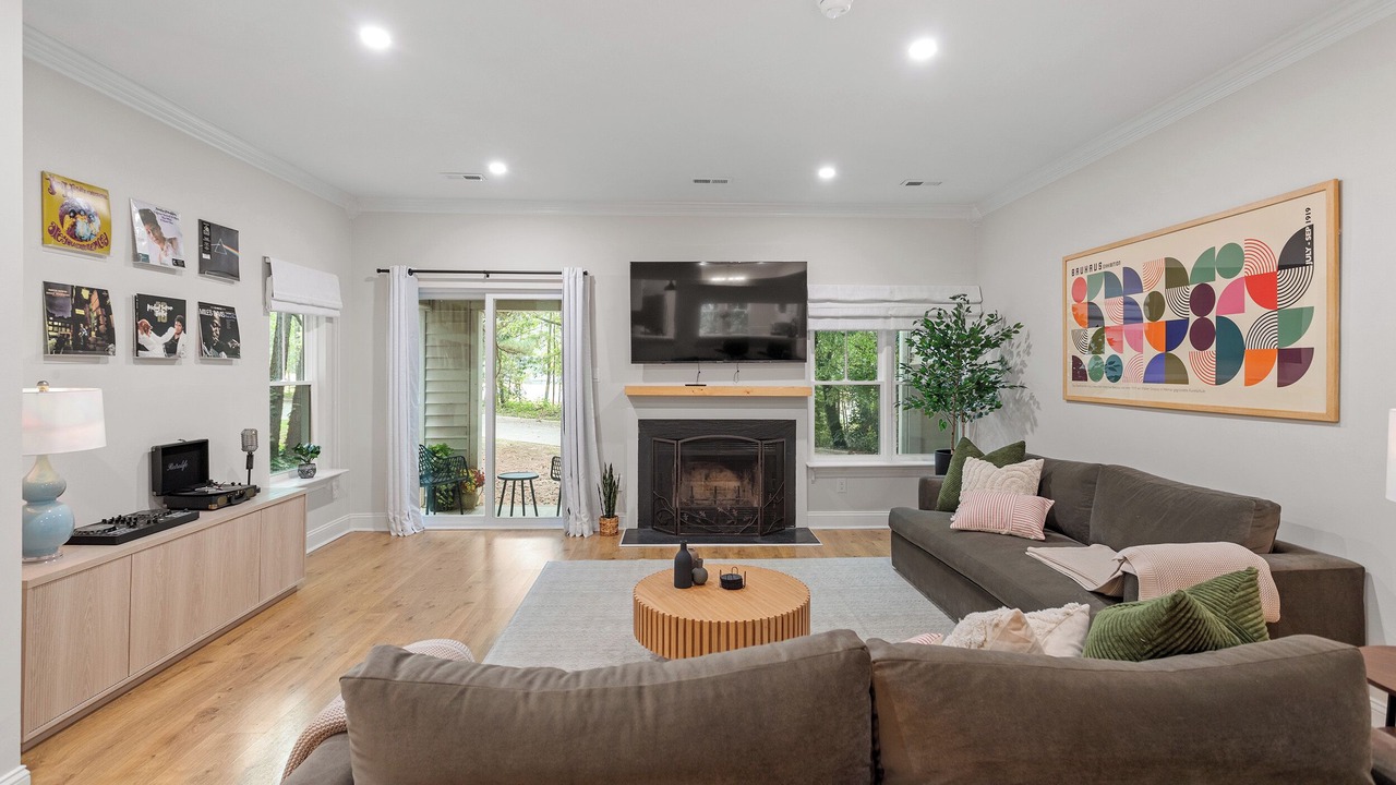 Photo of Livingroom in Southwest Raleigh
