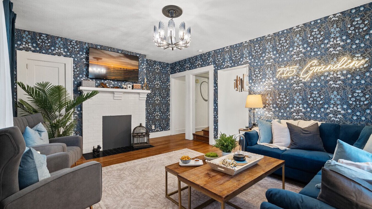 Photo of Livingroom in Wesley Heights