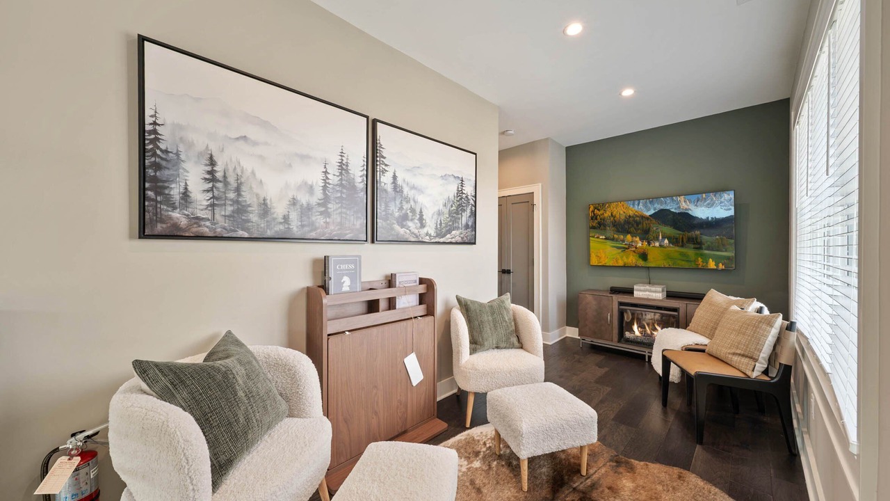 Photo of Livingroom in Lenoir