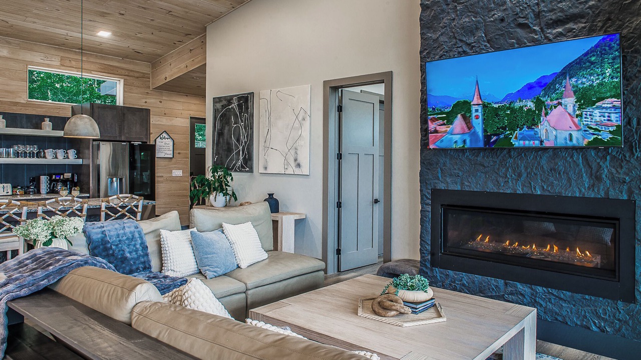 Photo of Livingroom in Whittier