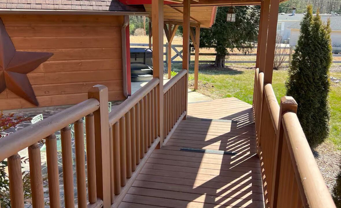 Photo of Patio Balcony in Mills River