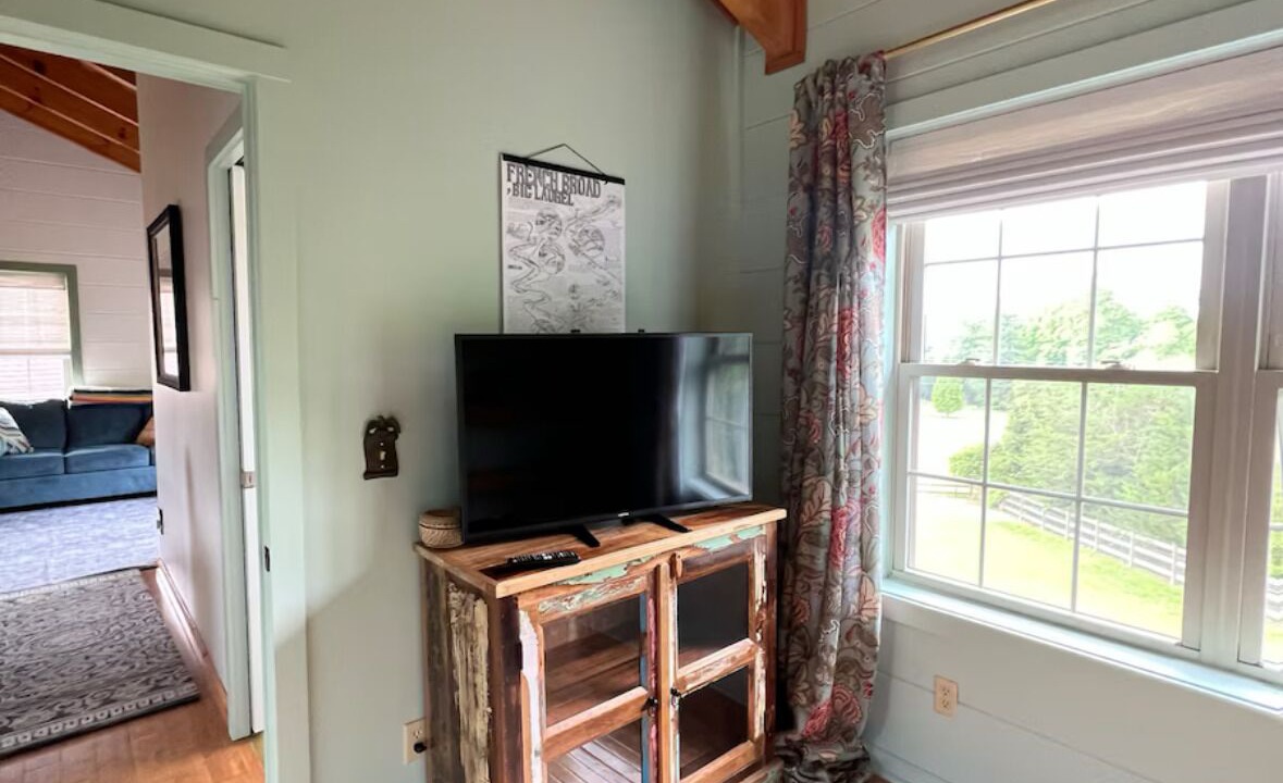 Photo of Livingroom in Mills River