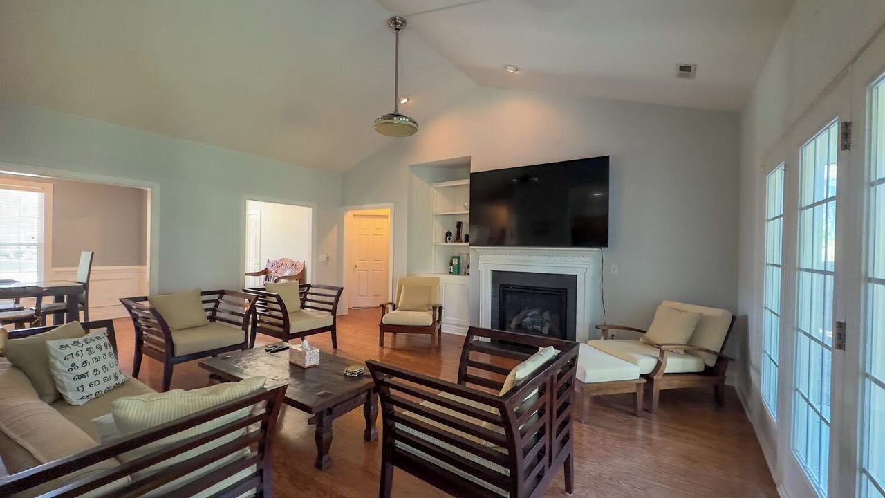 Photo of Livingroom in Leland