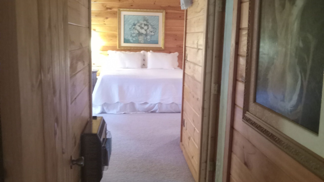 Photo of Bedroom in Glenville