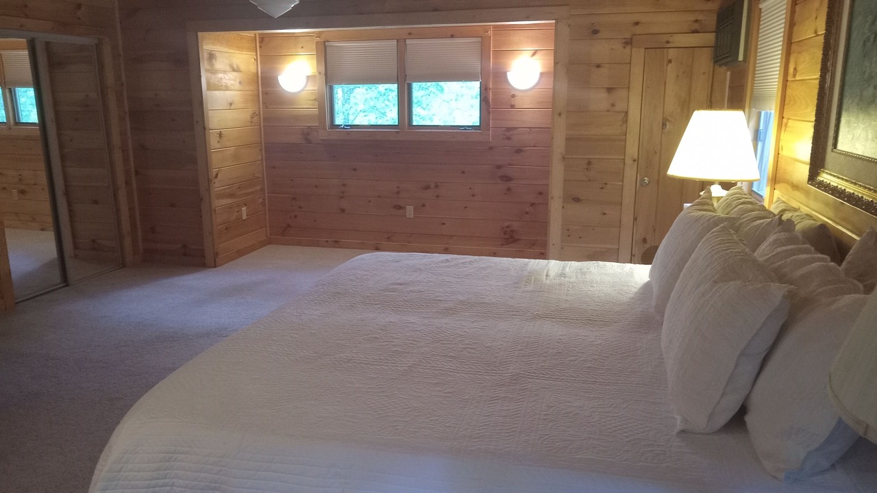 Photo of Bedroom in Glenville