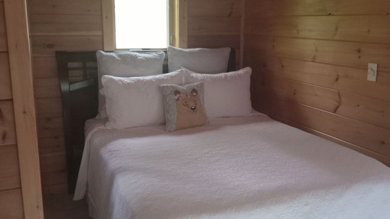 Photo of Bedroom in Glenville