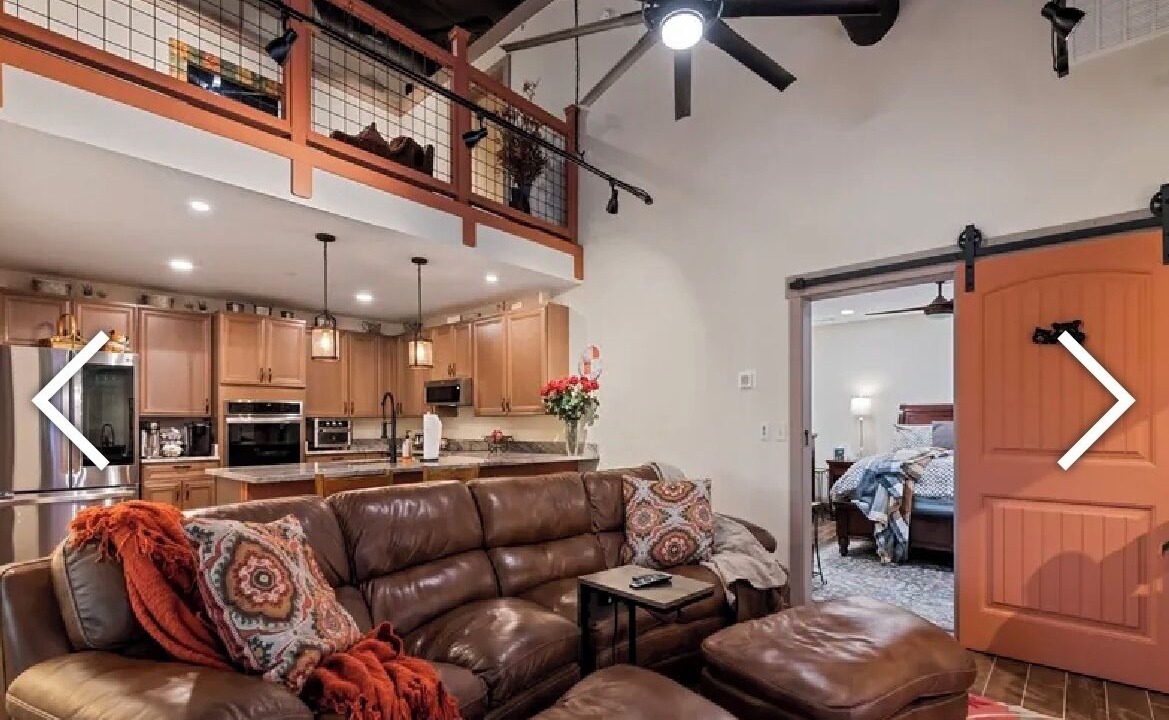 Photo of Livingroom in Waynesville