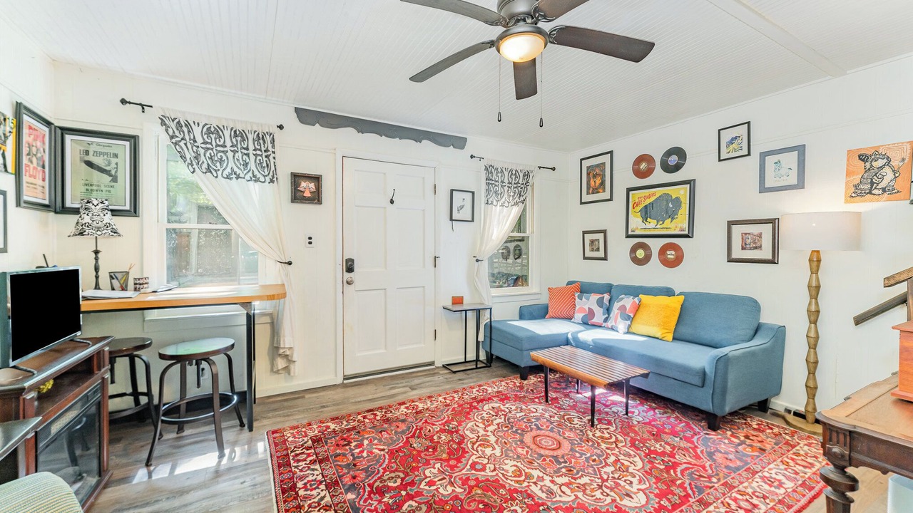 Photo of Livingroom in Bynum