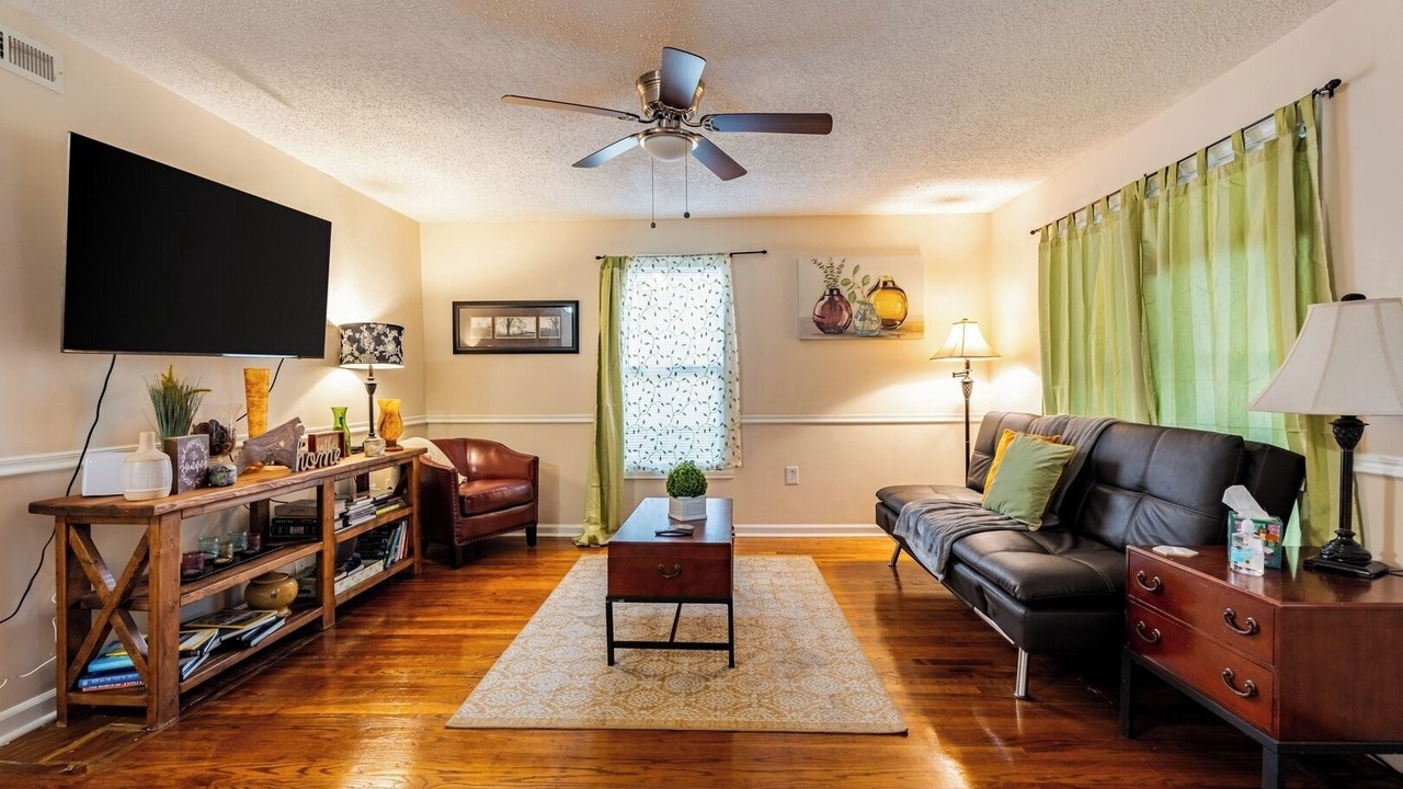 Photo of Livingroom in Cary