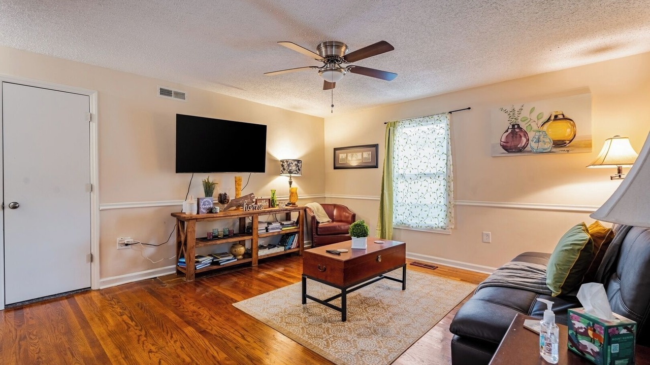 Photo of Livingroom in Cary