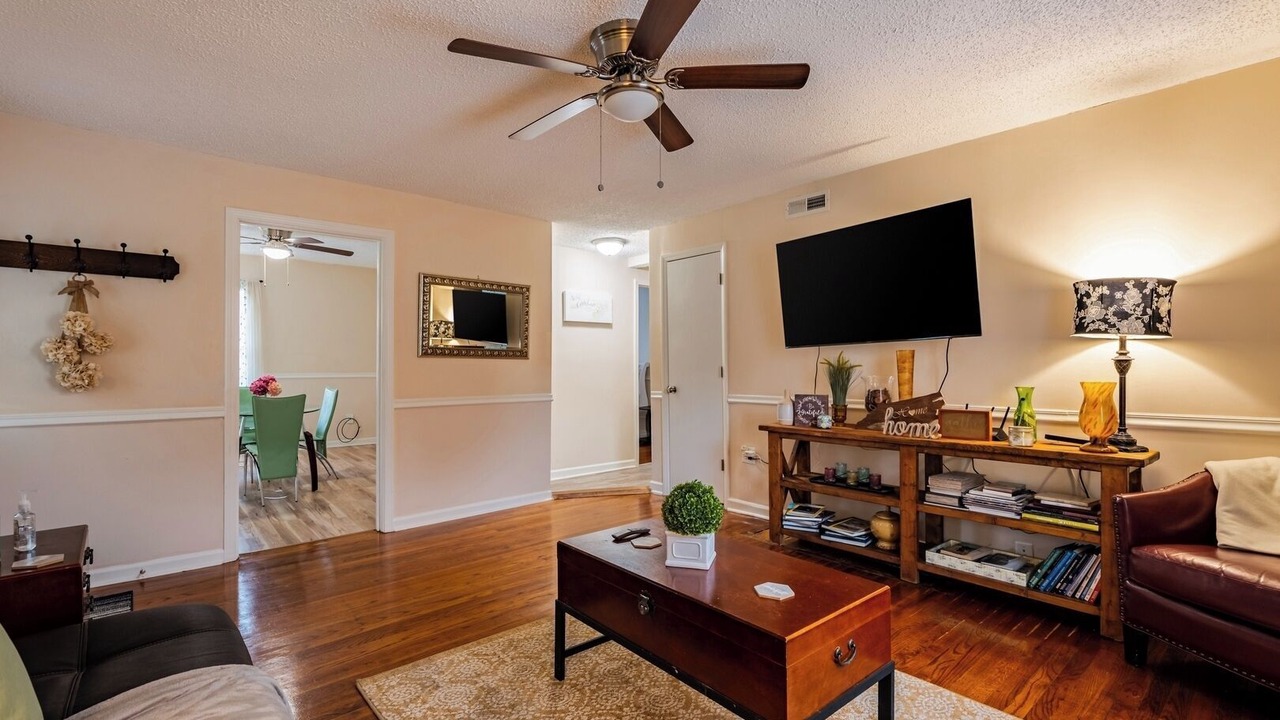 Photo of Livingroom in Cary