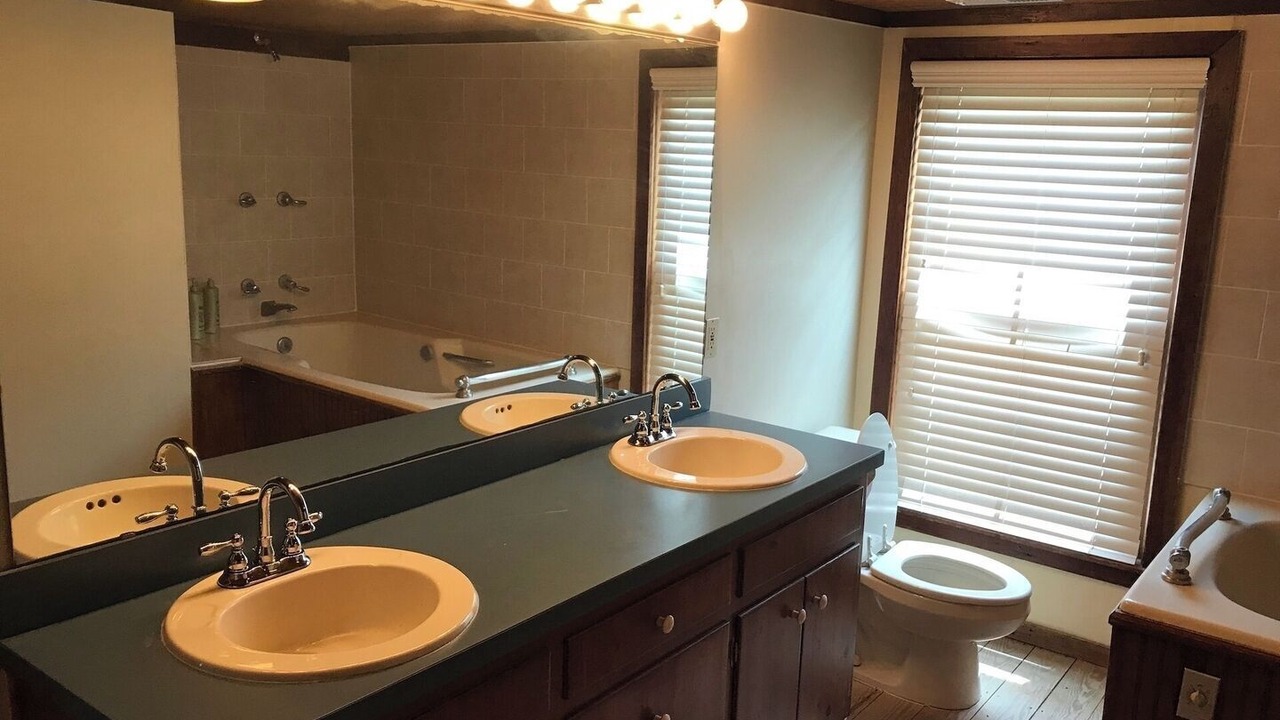 Photo of Bathroom in Apex