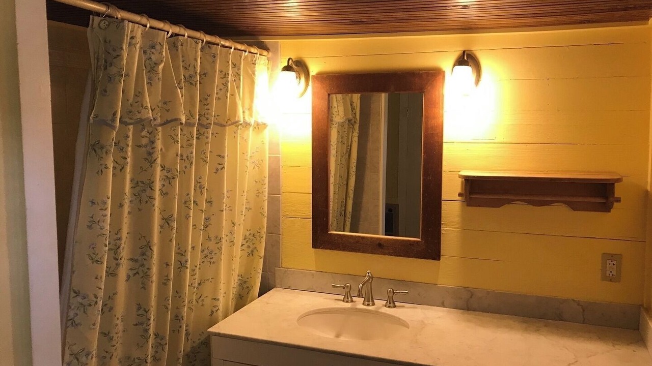 Photo of Bathroom in Apex