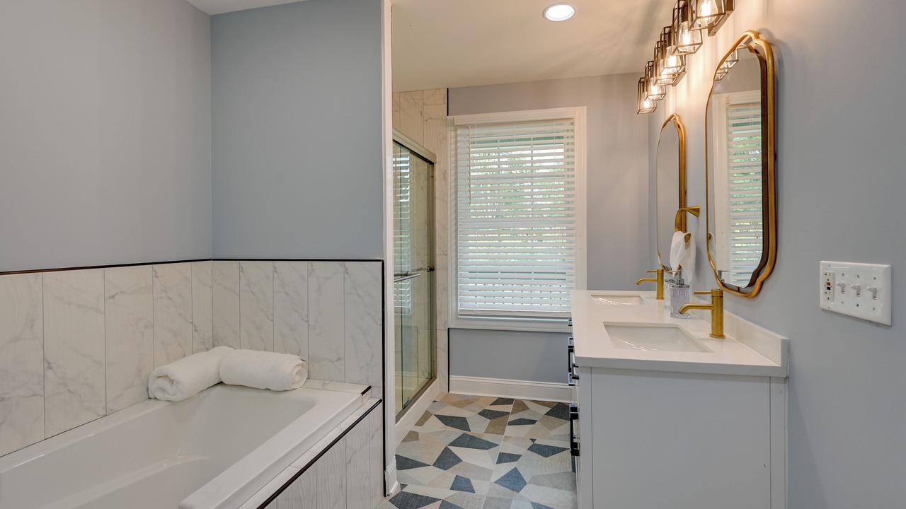 Photo of Bathroom in Midway