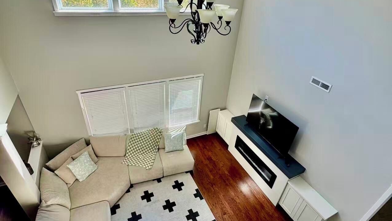 Photo of Livingroom in Monroe