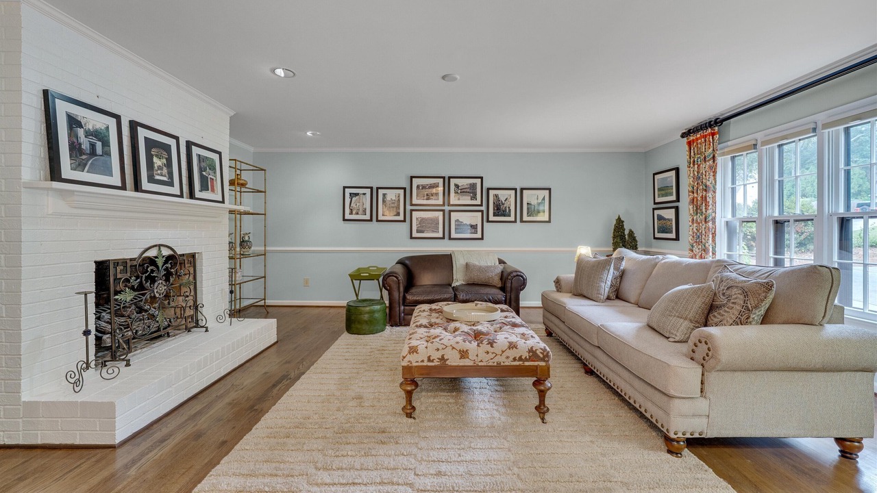 Photo of Livingroom in North Raleigh