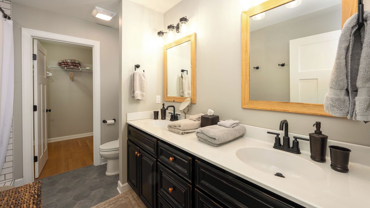 Photo of Bathroom in Black Mountain