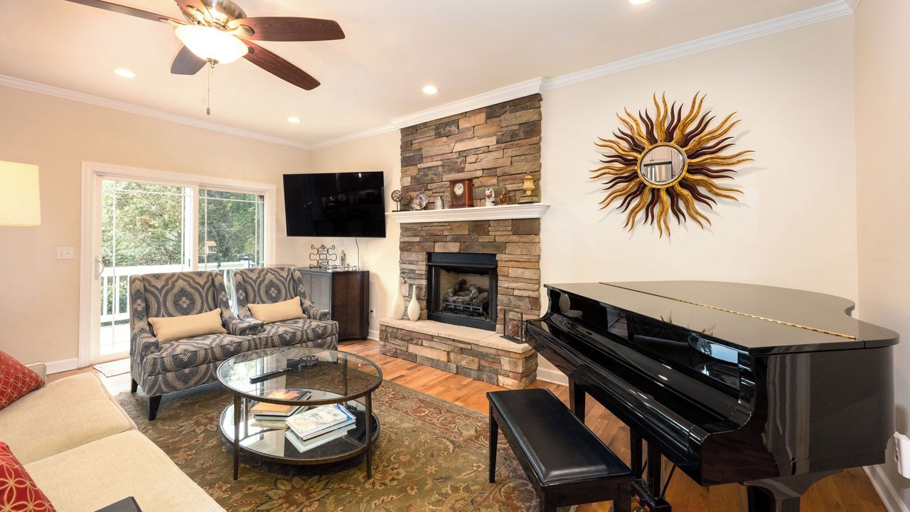 Photo of Livingroom in Black Mountain