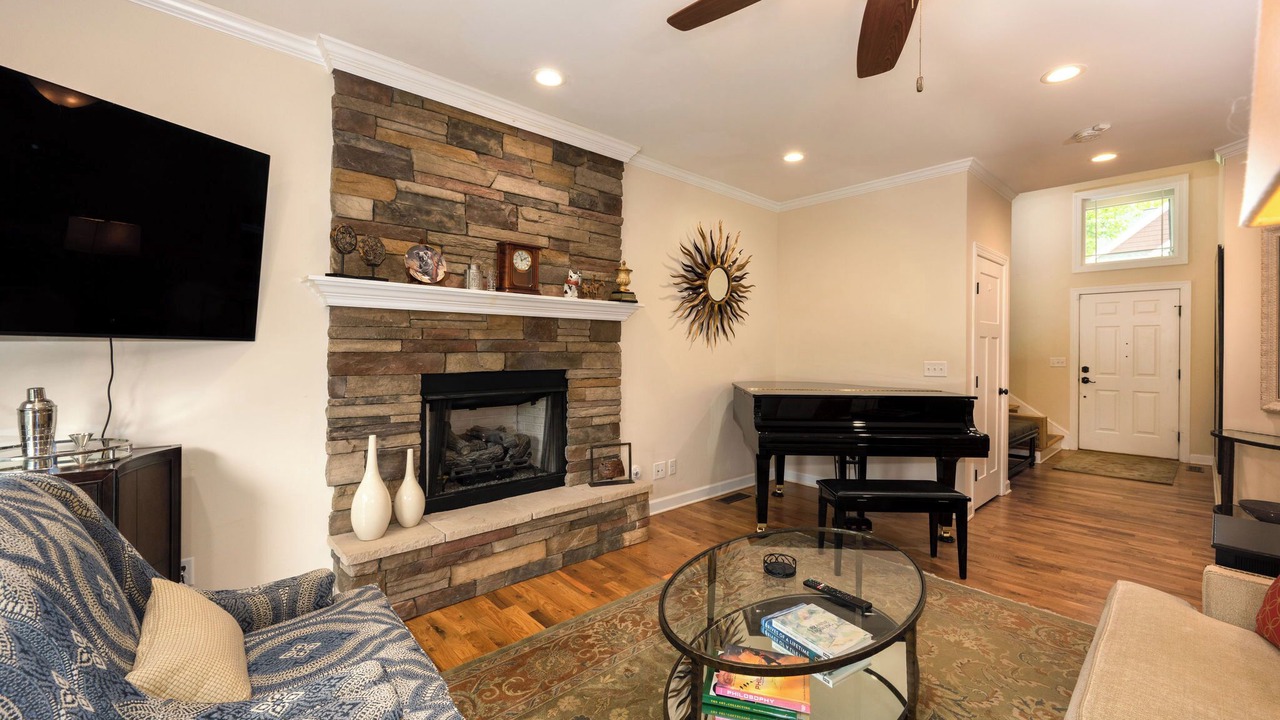 Photo of Livingroom in Black Mountain