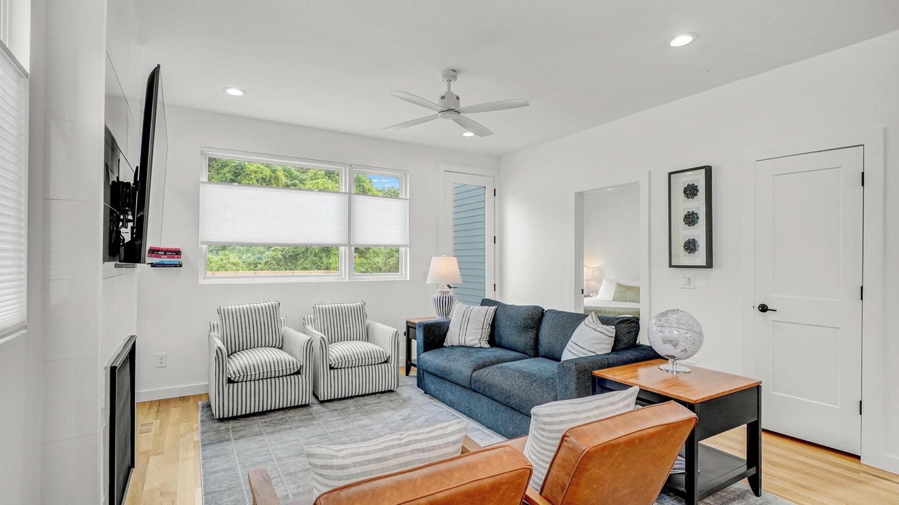 Photo of Livingroom in Downtown