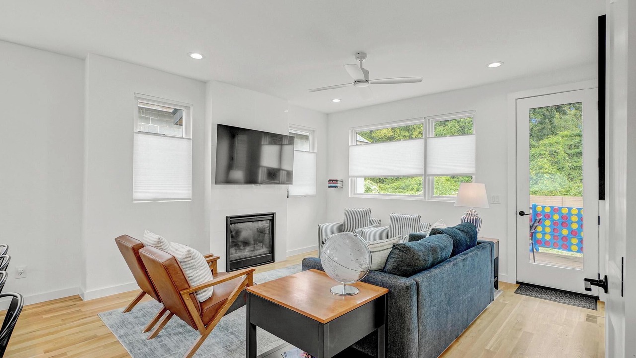 Photo of Livingroom in Downtown