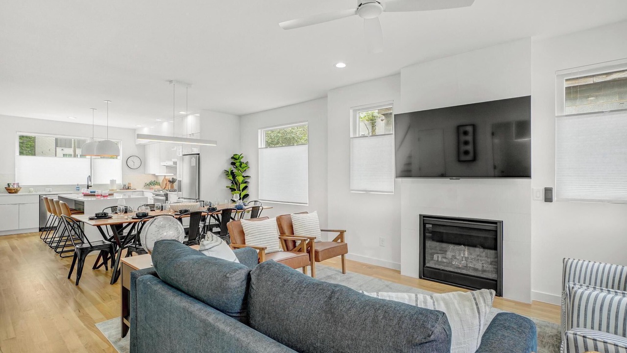 Photo of Livingroom in Downtown
