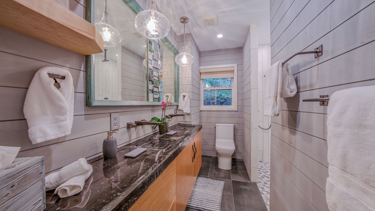 Photo of Bathroom in Marshall