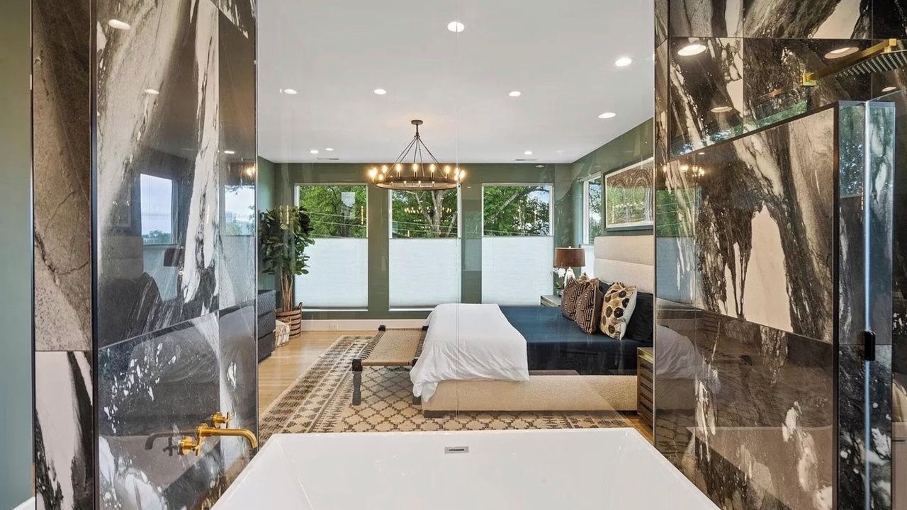 Photo of Bedroom in Villa Heights