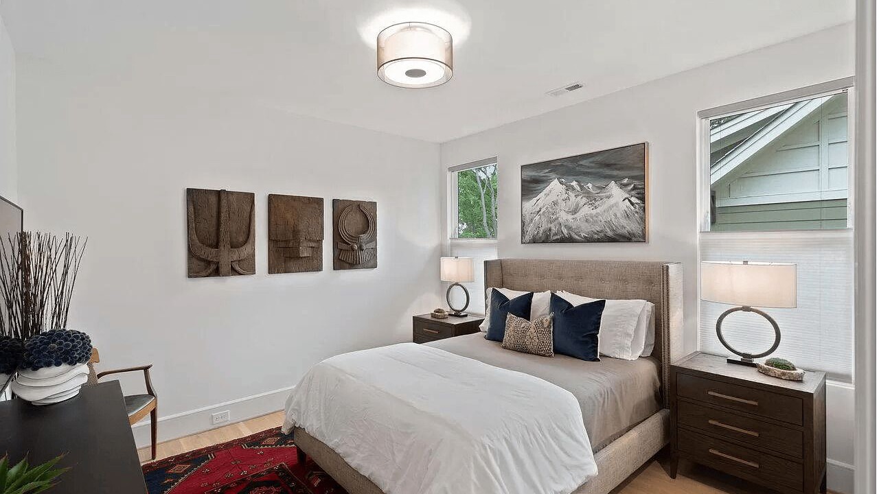 Photo of Bedroom in Villa Heights
