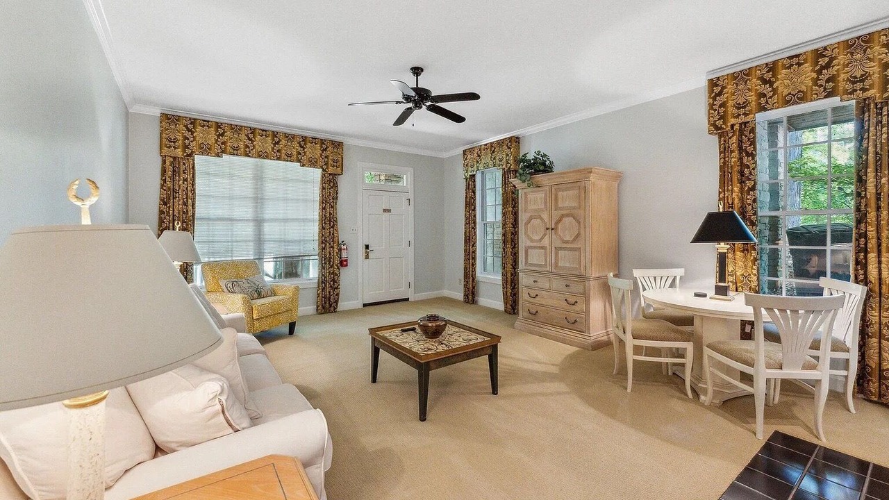 Photo of Livingroom in Chapel Hill