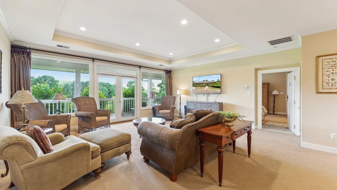 Photo of Livingroom in Chapel Hill
