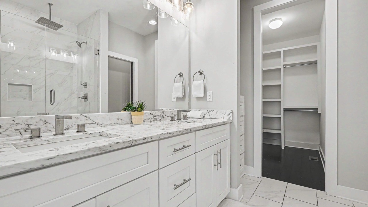 Photo of Bathroom in Hadley - Washington