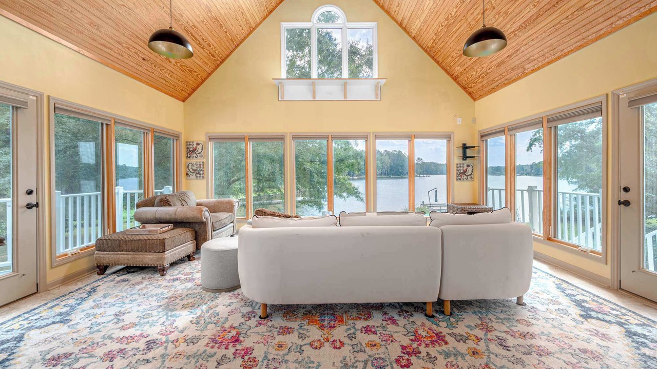 Photo of Livingroom in Hillsborough
