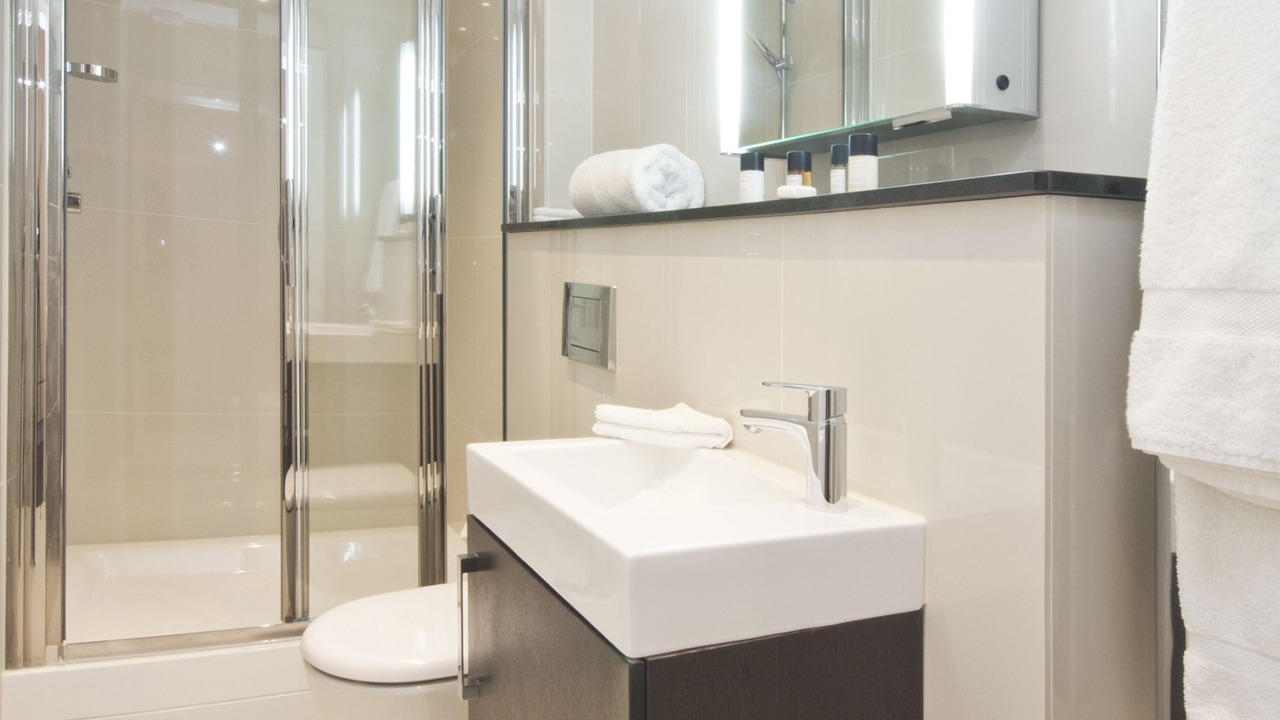 Photo of Bathroom in Courtfield