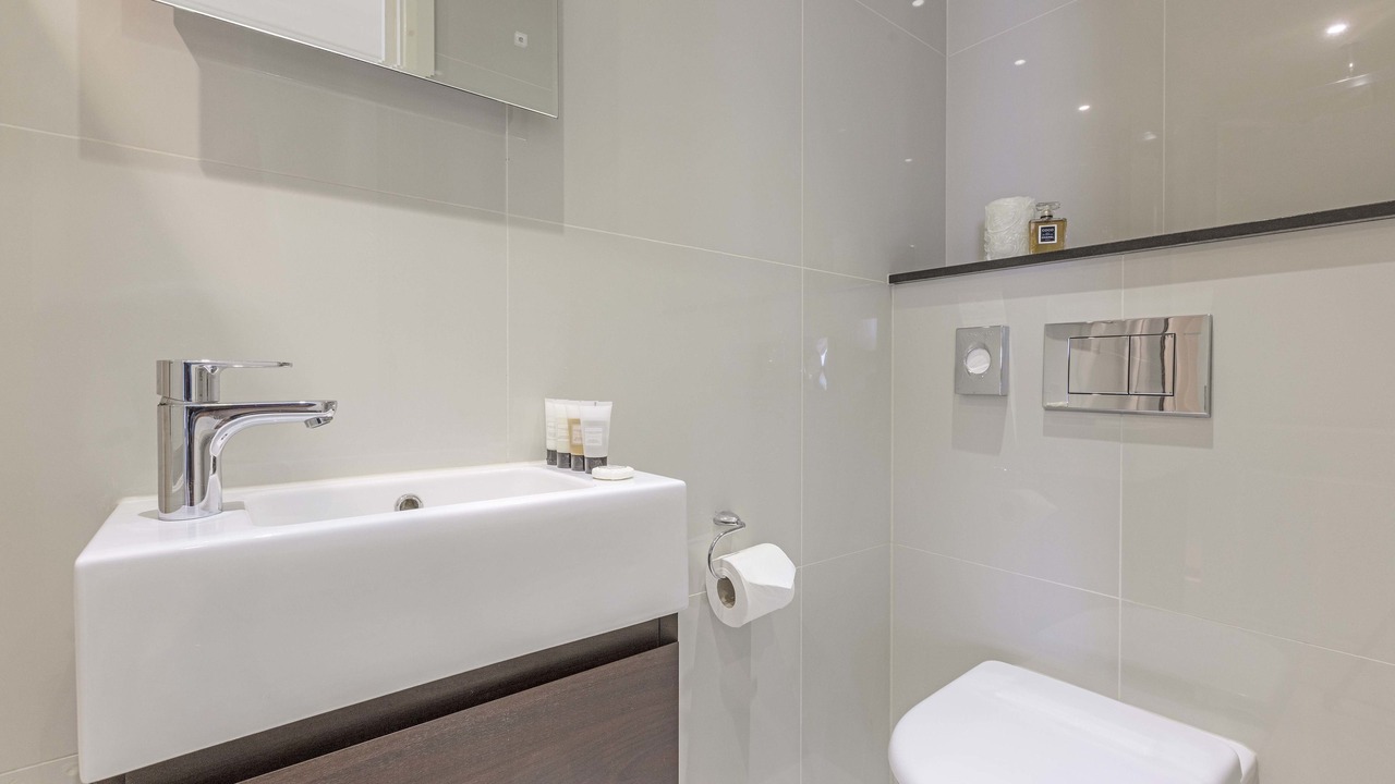 Photo of Bathroom in Courtfield