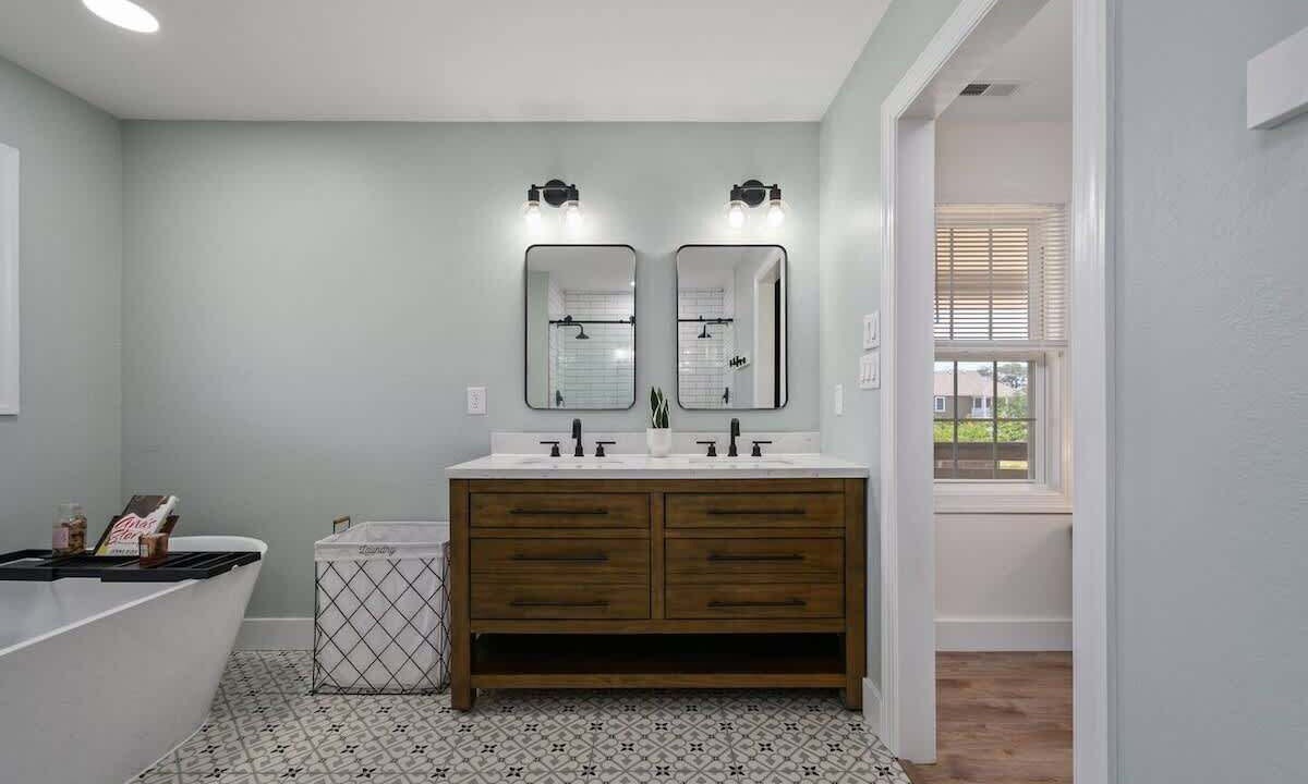 Photo of Bathroom in Colington