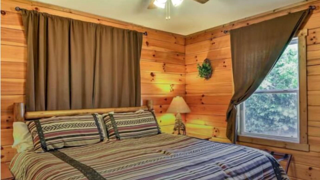 Photo of Bedroom in Bryson City