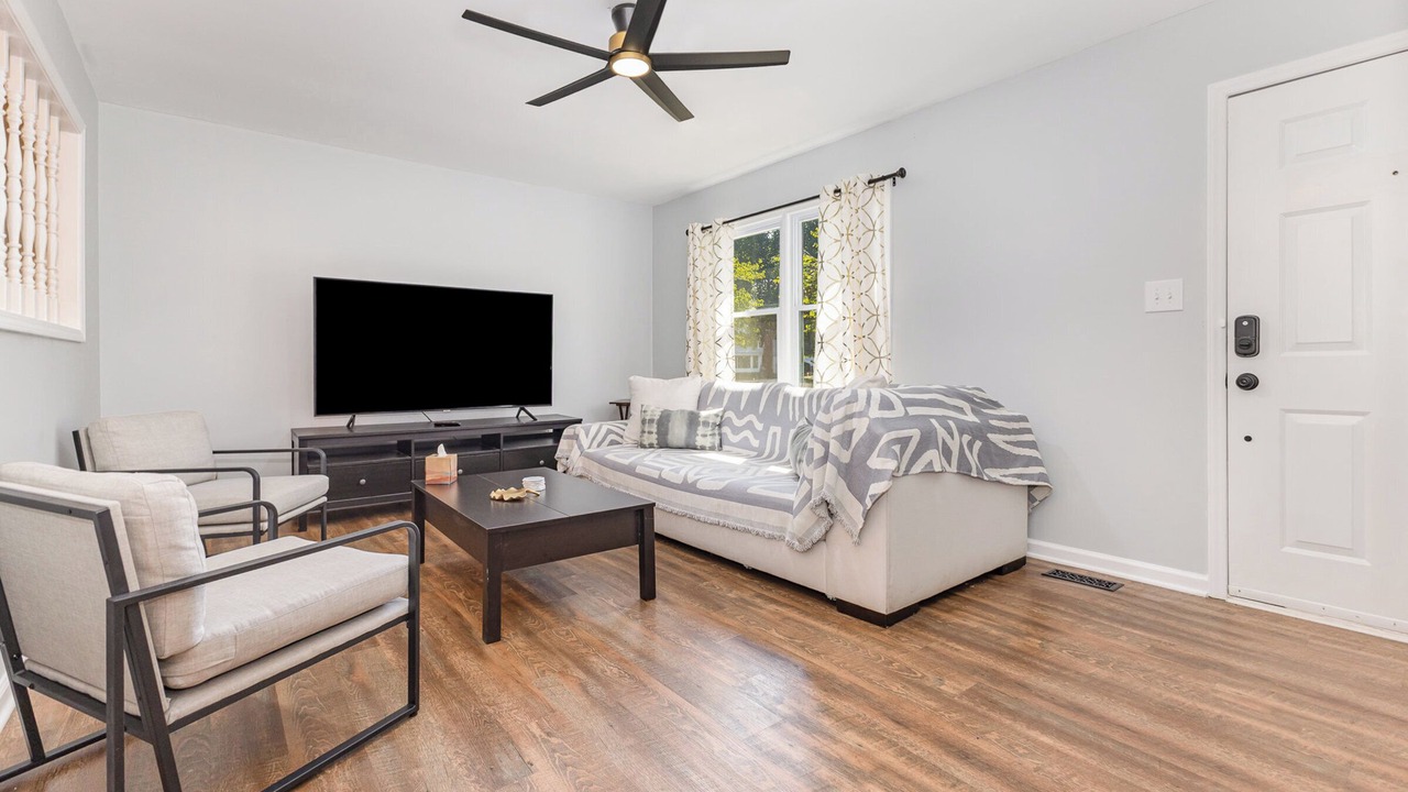 Photo of Livingroom in Belmont