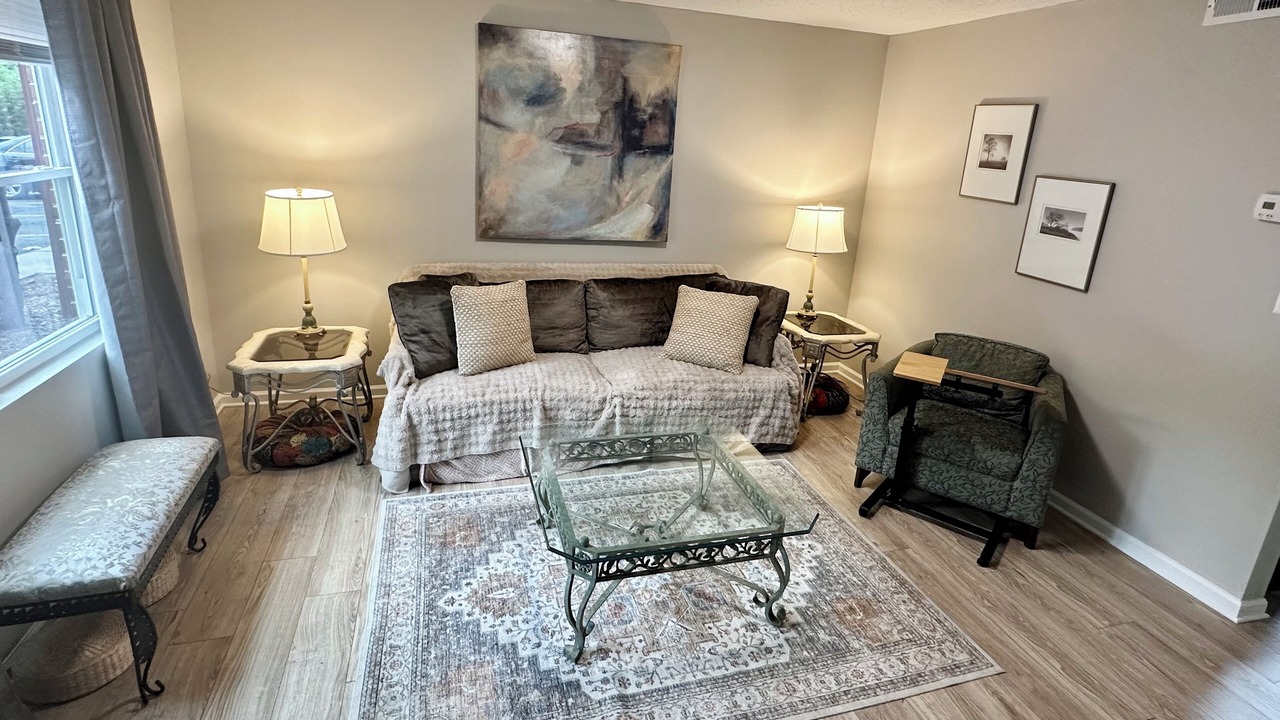 Photo of Livingroom in Hickory