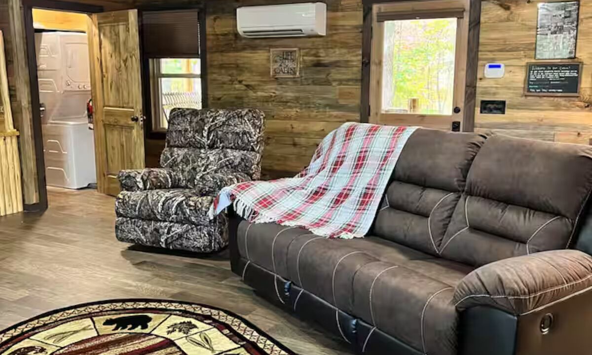 Photo of Livingroom in State Road
