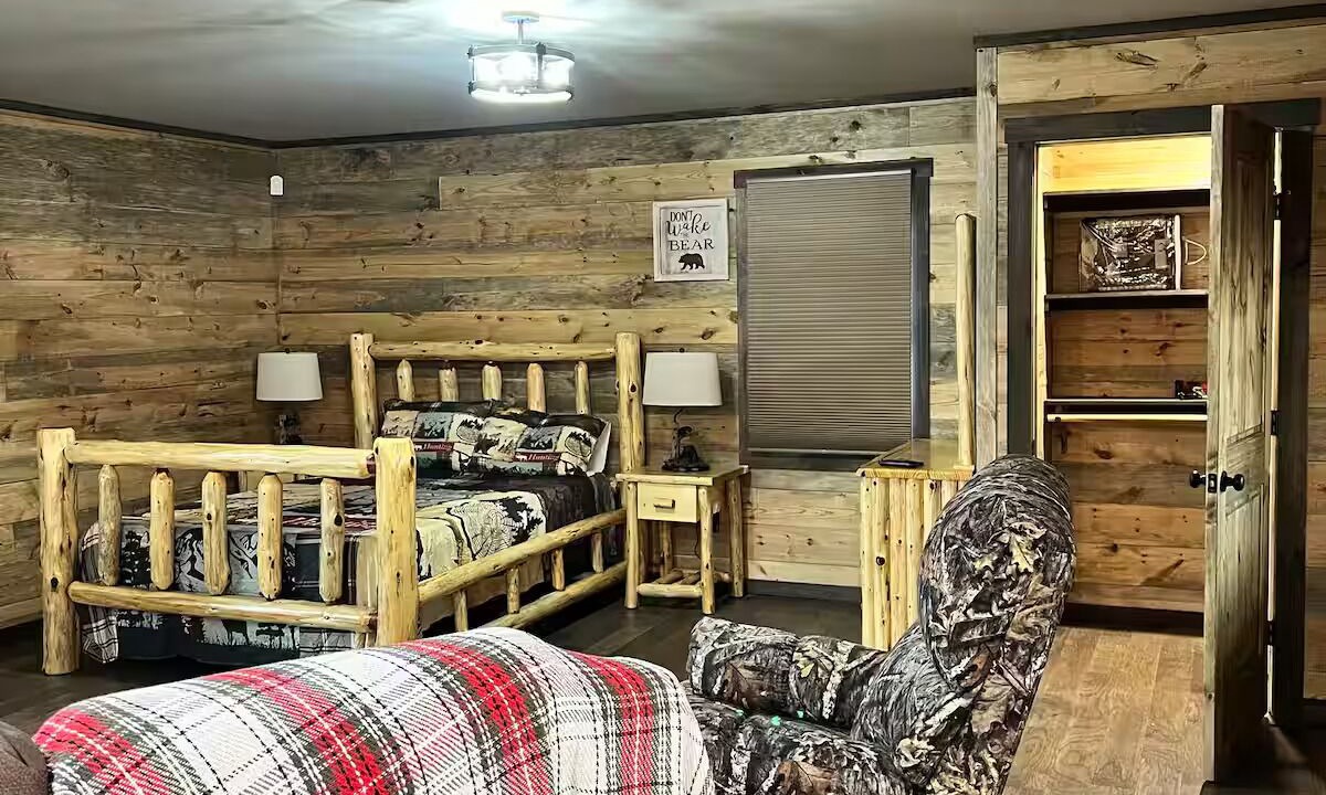 Photo of Bedroom in State Road