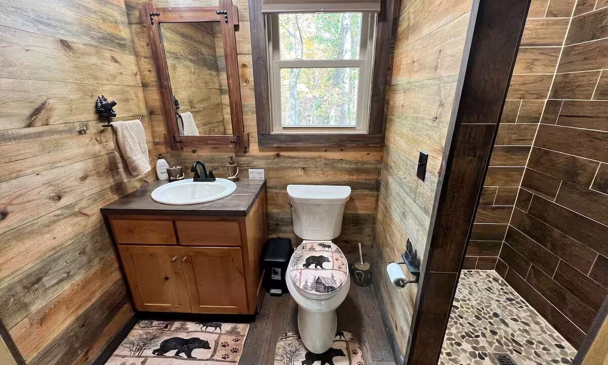 Photo of Bathroom in State Road