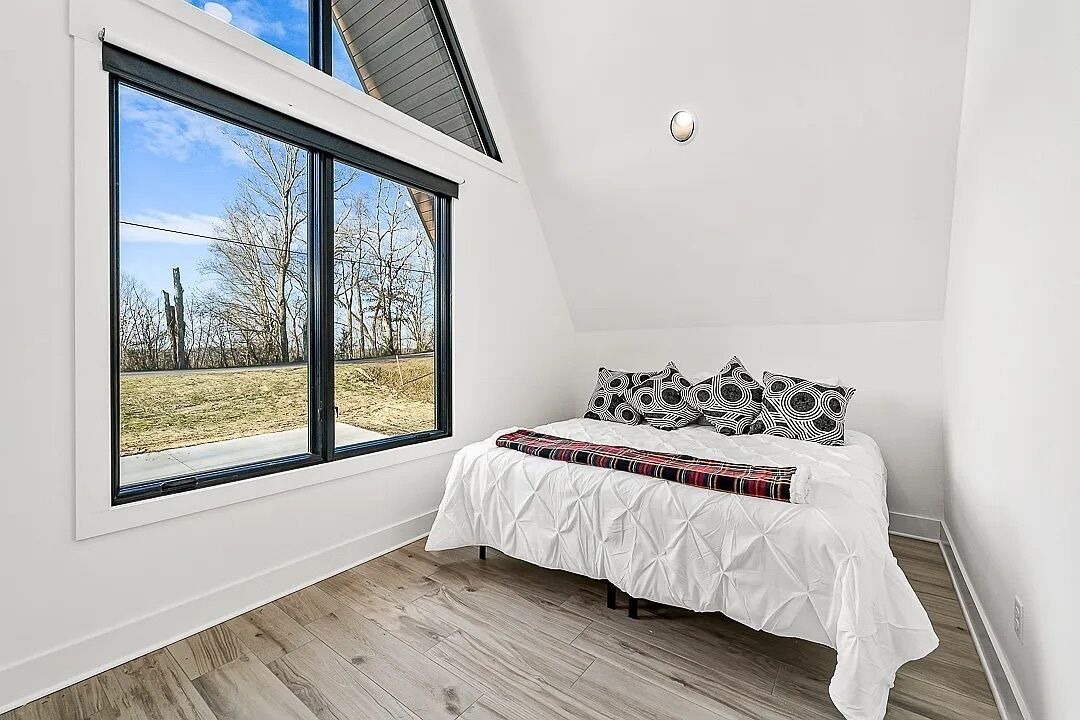 Photo of Bedroom in Smithville