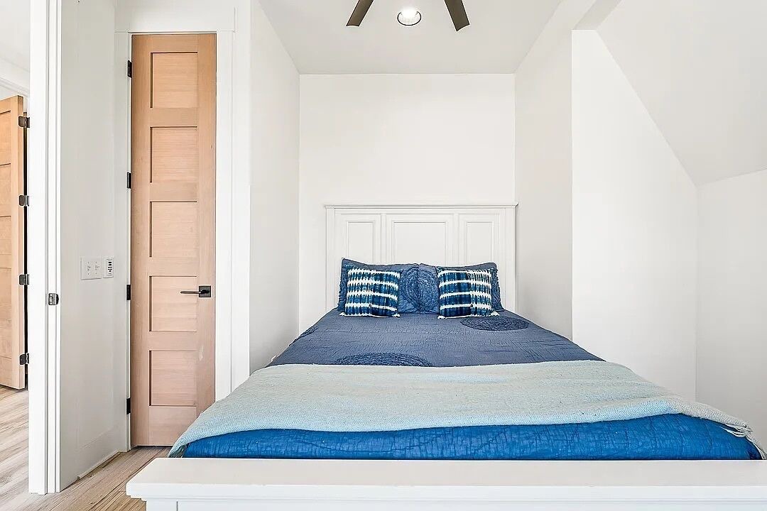 Photo of Bedroom in Smithville