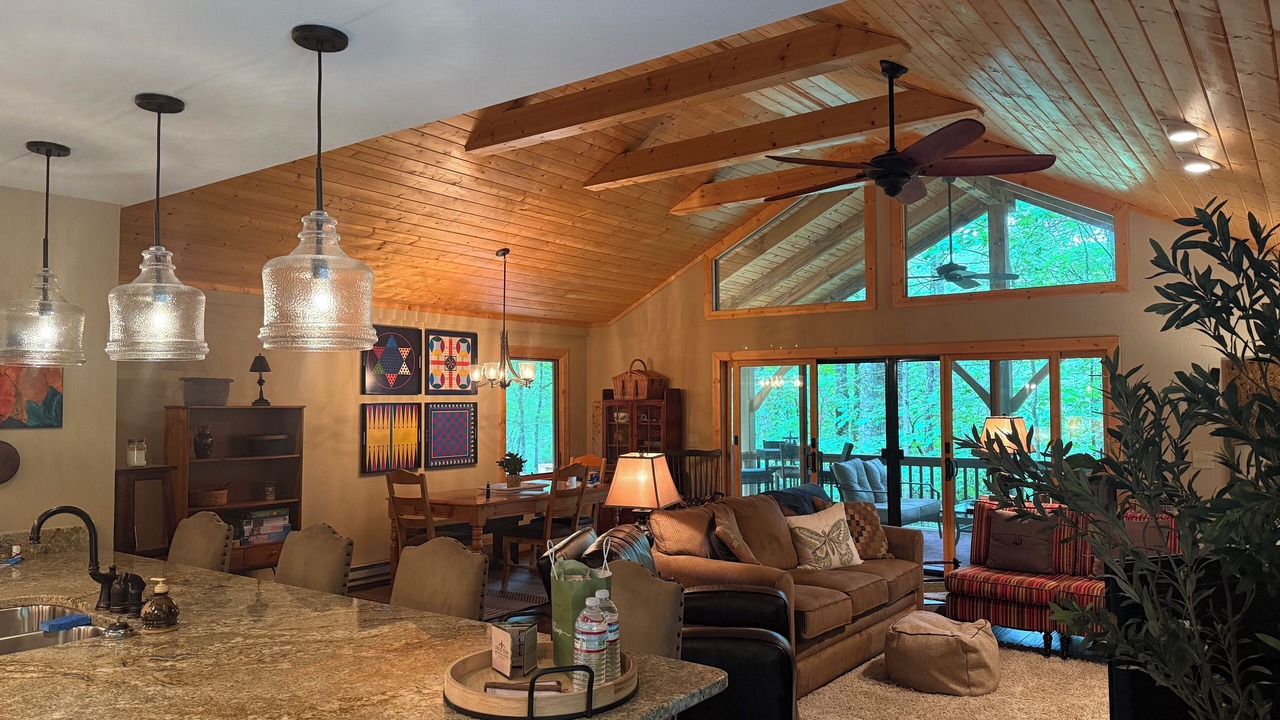 Photo of Livingroom in Cullowhee