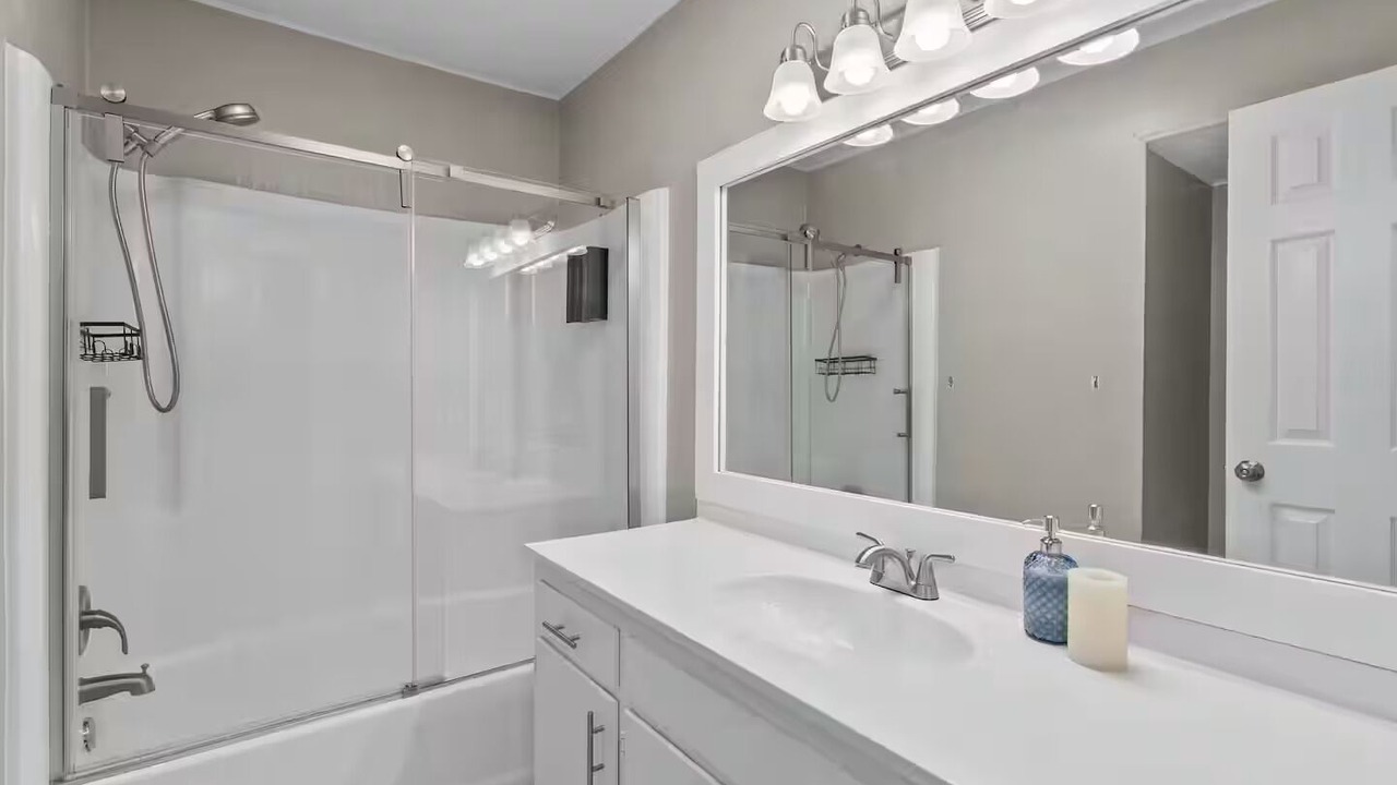 Photo of Bathroom in Royal Pines