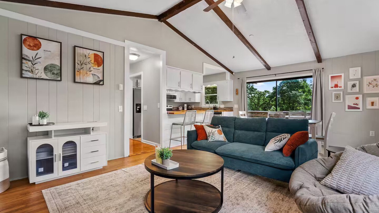 Photo of Livingroom in Royal Pines
