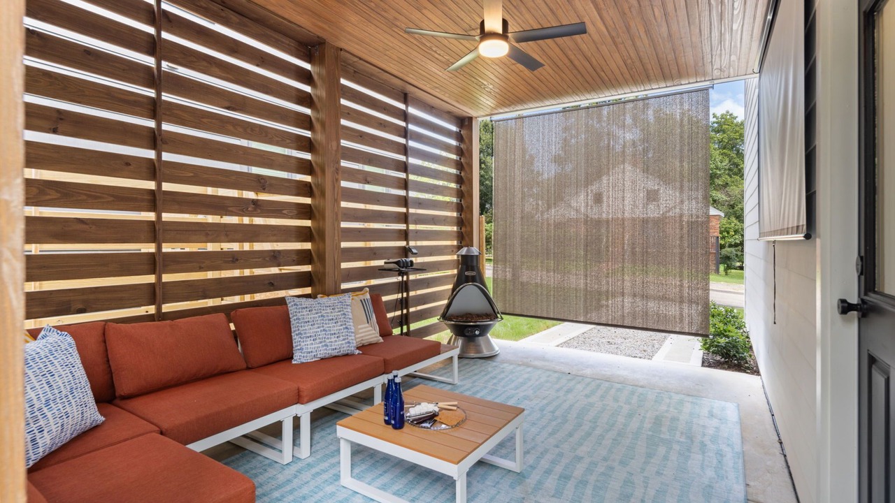 Photo of Livingroom in Downtown