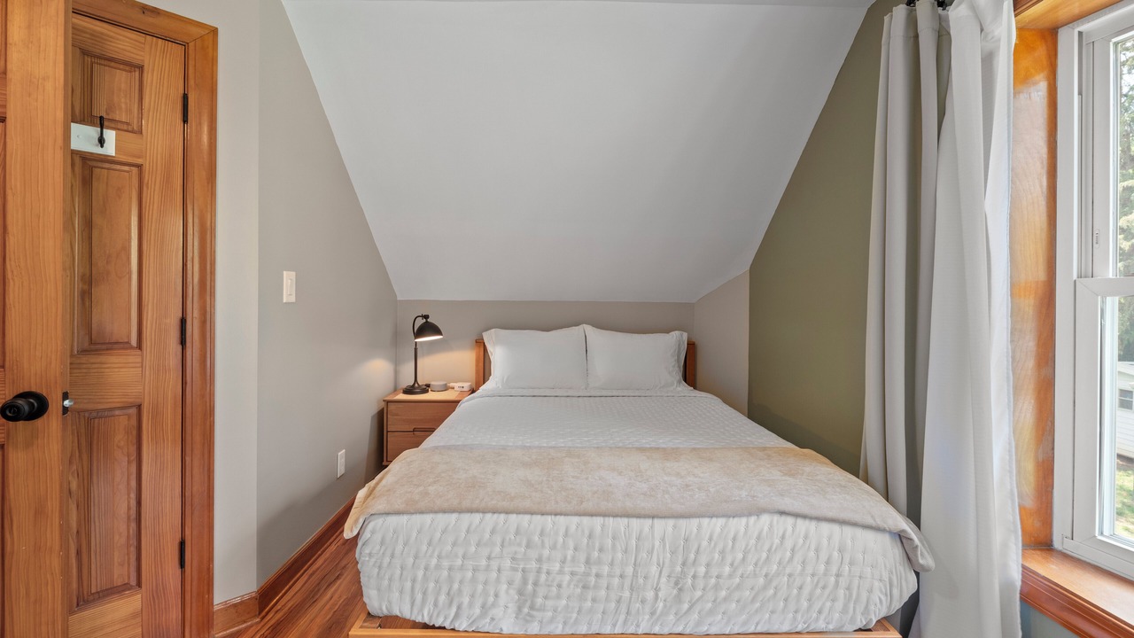 Photo of Bedroom in Claremont